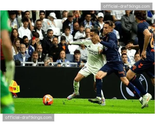 拜仁皇马对攻大战：居莱尔世界波梅开二度，凯恩扳平比分